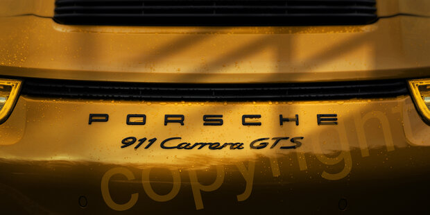 Golden Porsche Chromalux
